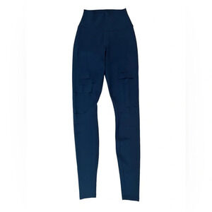 Alo yoga 
Navy leggings with slits 
Size xxs
Waist 11”
Inseam 29”